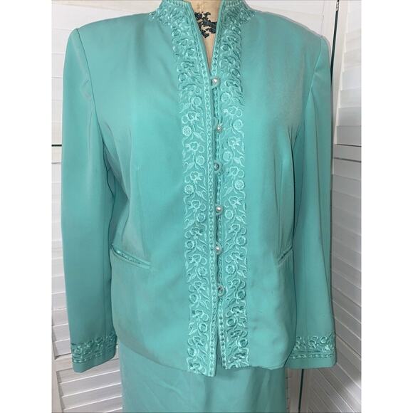 John Meyer Women’s 2 Piece Set Suit Jacket Skirt Sz 14 Green Pearl Rhinestone - Picture 2 of 13